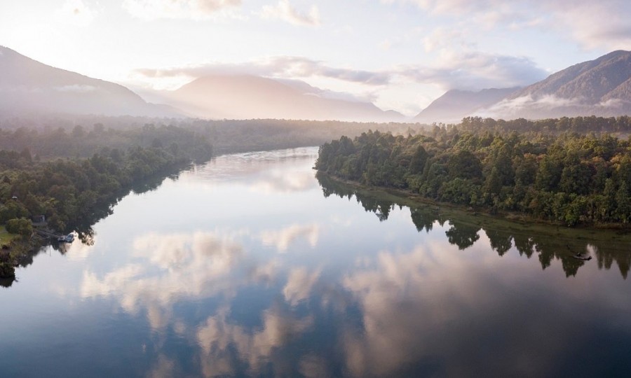 Hollyford River Martins Bay