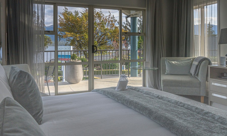 radfords te anau 01923 002