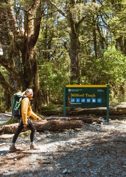 Milford Track Day Walk Lake Te Anau End 58