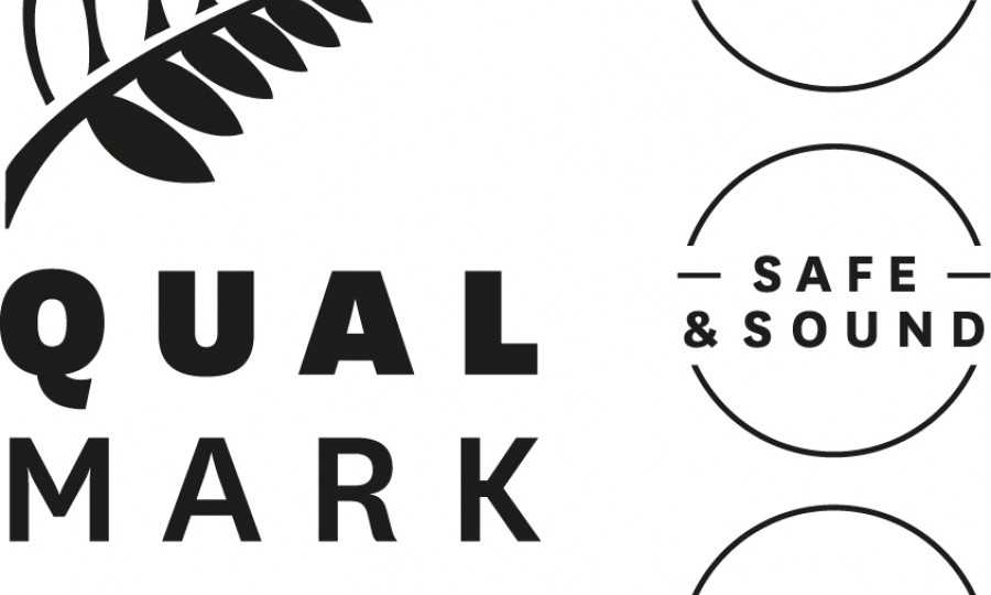 Stacked Qualmark 4 Star Plus Gold Sustainable Tourism Business Award Logo